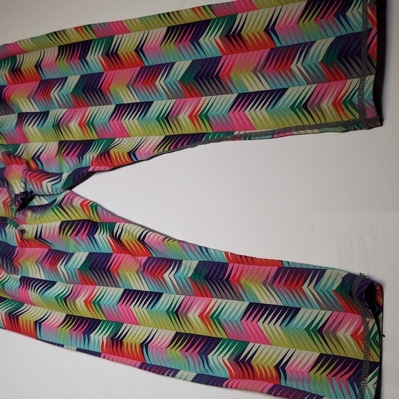 Fabletics Women's Lima Capri Multi Color Pants Size S - Picture 9 of 10